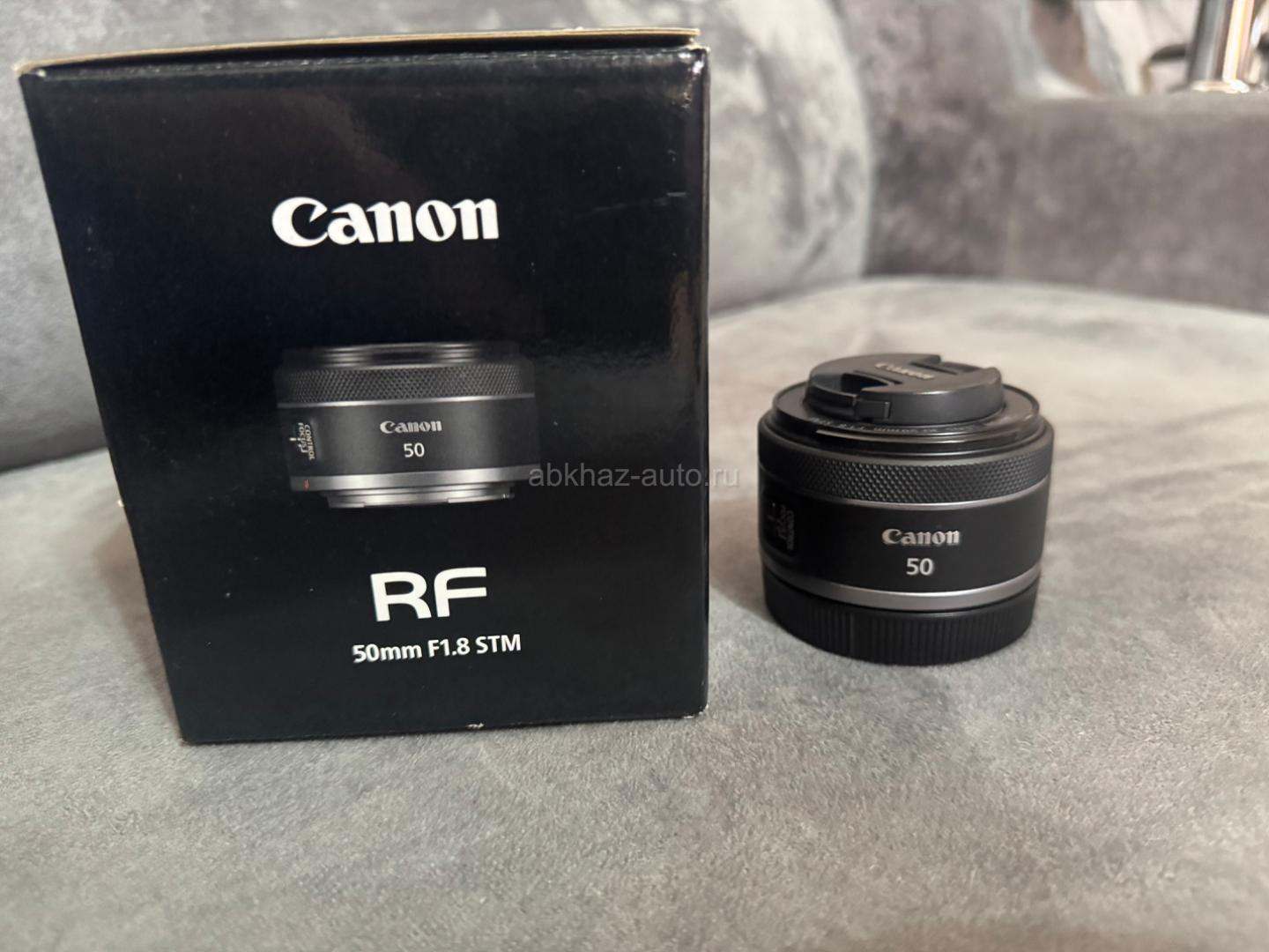 объектив Canon RF 50mm f/1.8