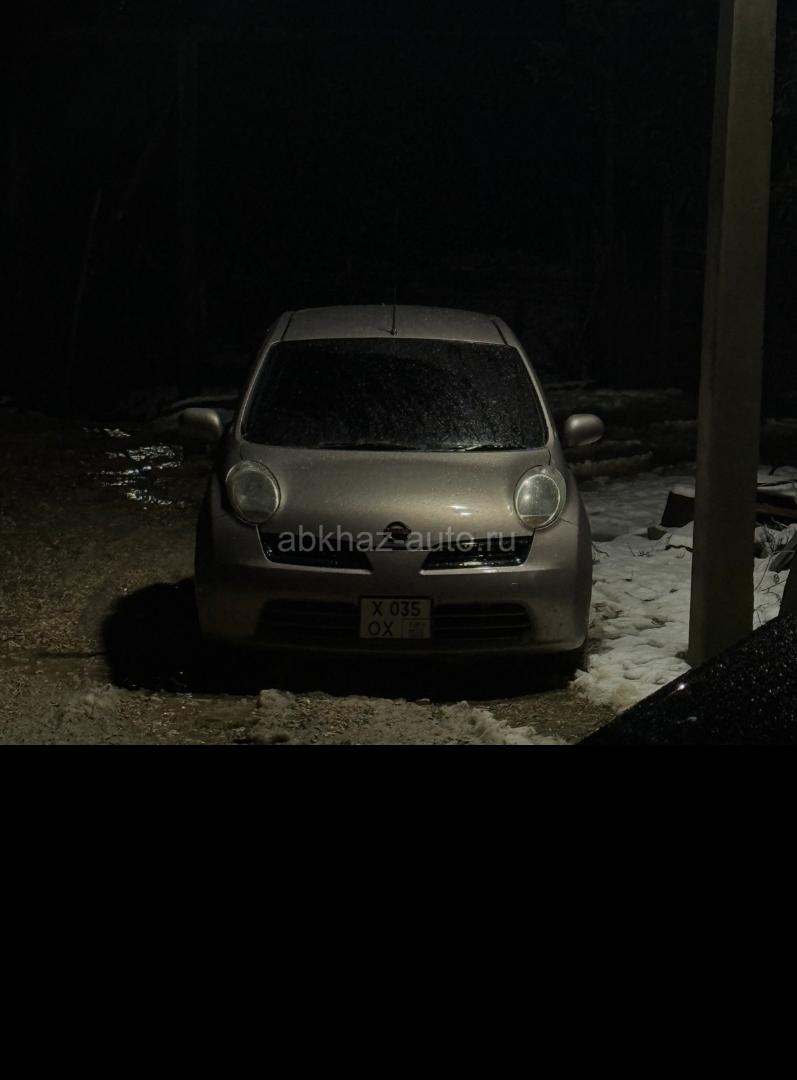 Nissan March