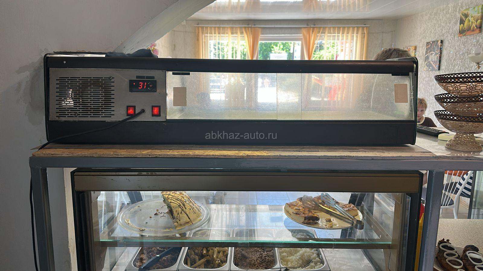 Холодильник Витрина Карбома