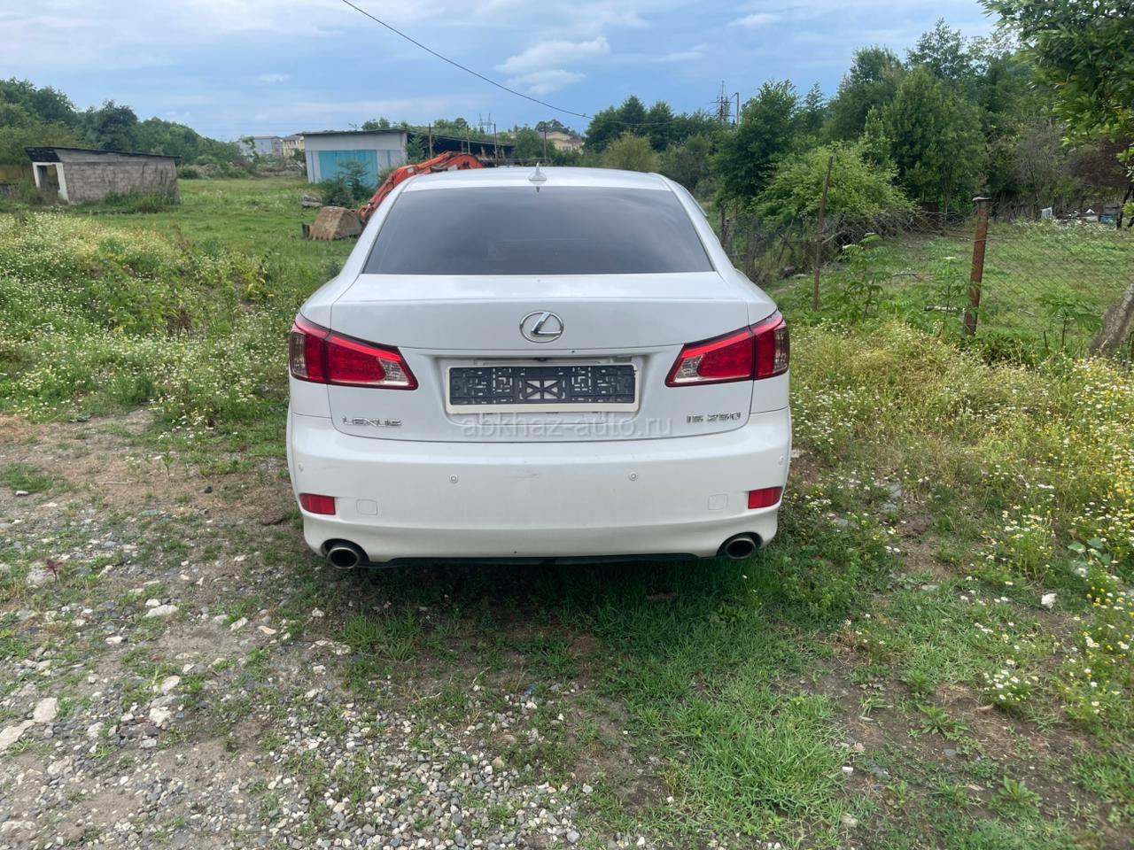 Lexus IS