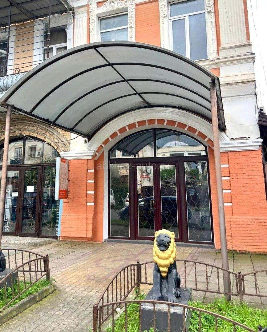 КОММЕРЧЕСКОЕ ПОМЕЩЕНИЕ У НАБЕРЕЖНОЙ В СУХУМЕ
