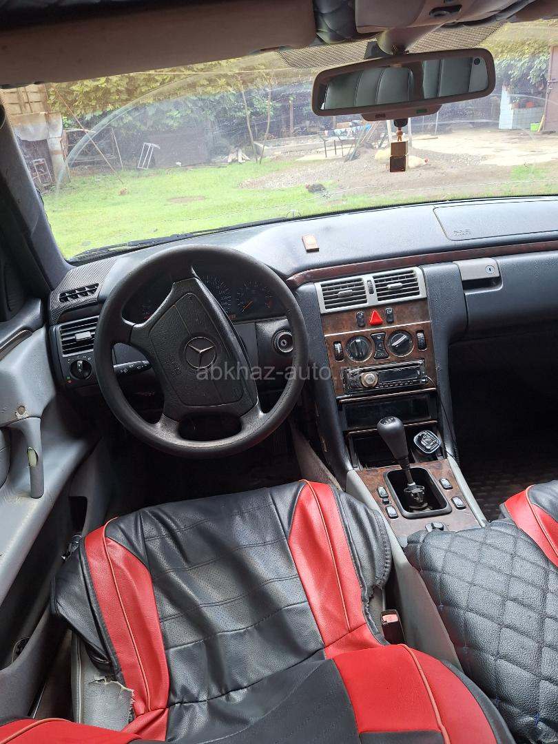 Mercedes-Benz E-Класс