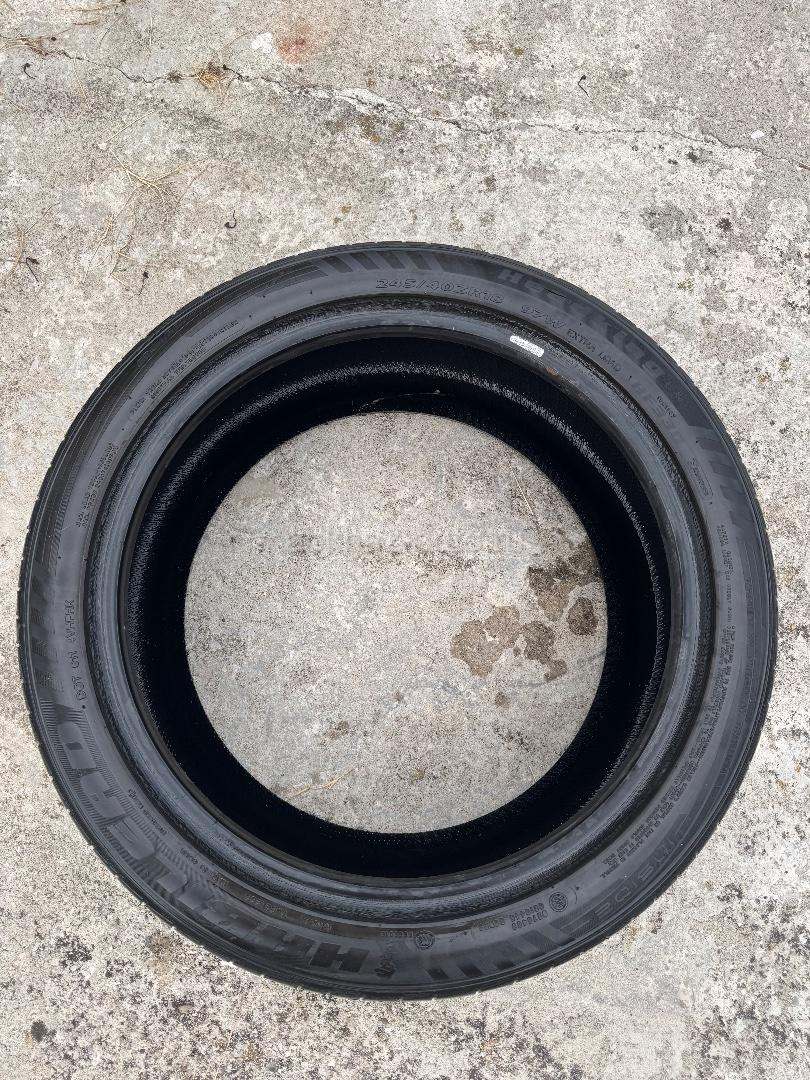 R18 245/40