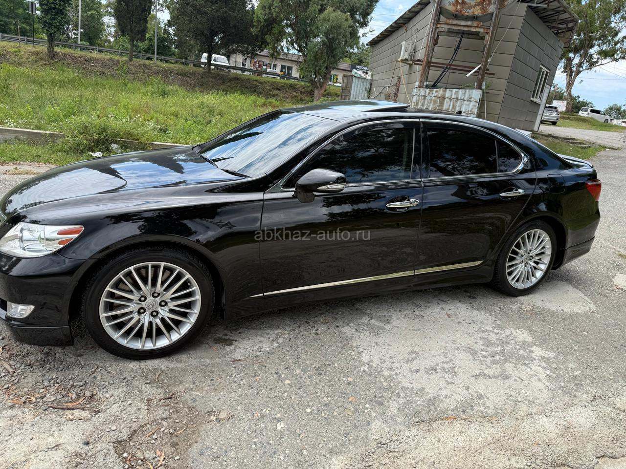 Lexus LS
