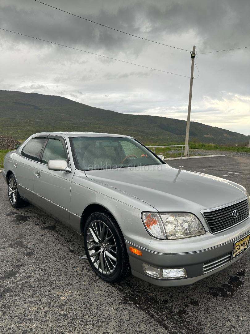 Lexus LS
