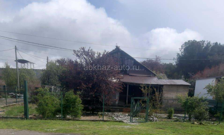 1/2 дома с землёй у моря