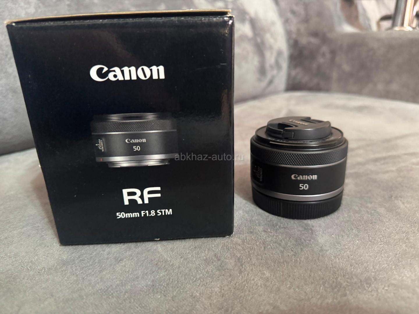 Объектив Canon RF 50mm f/1.8