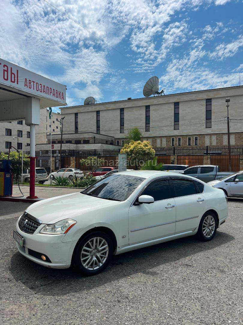 Nissan fuga