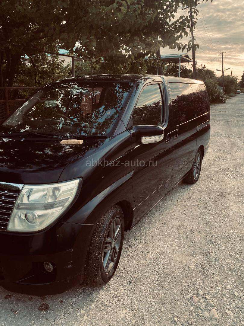 Nissan Elgrand