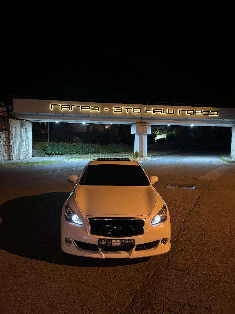Nissan fuga