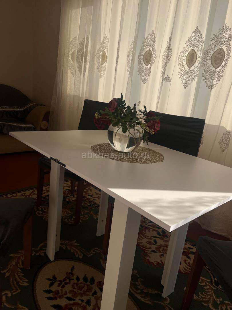 Продается стол
