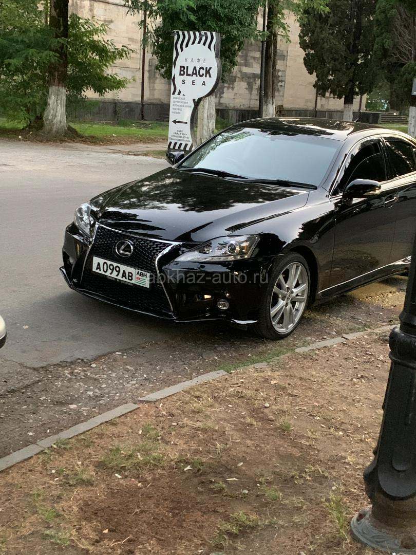 Lexus IS