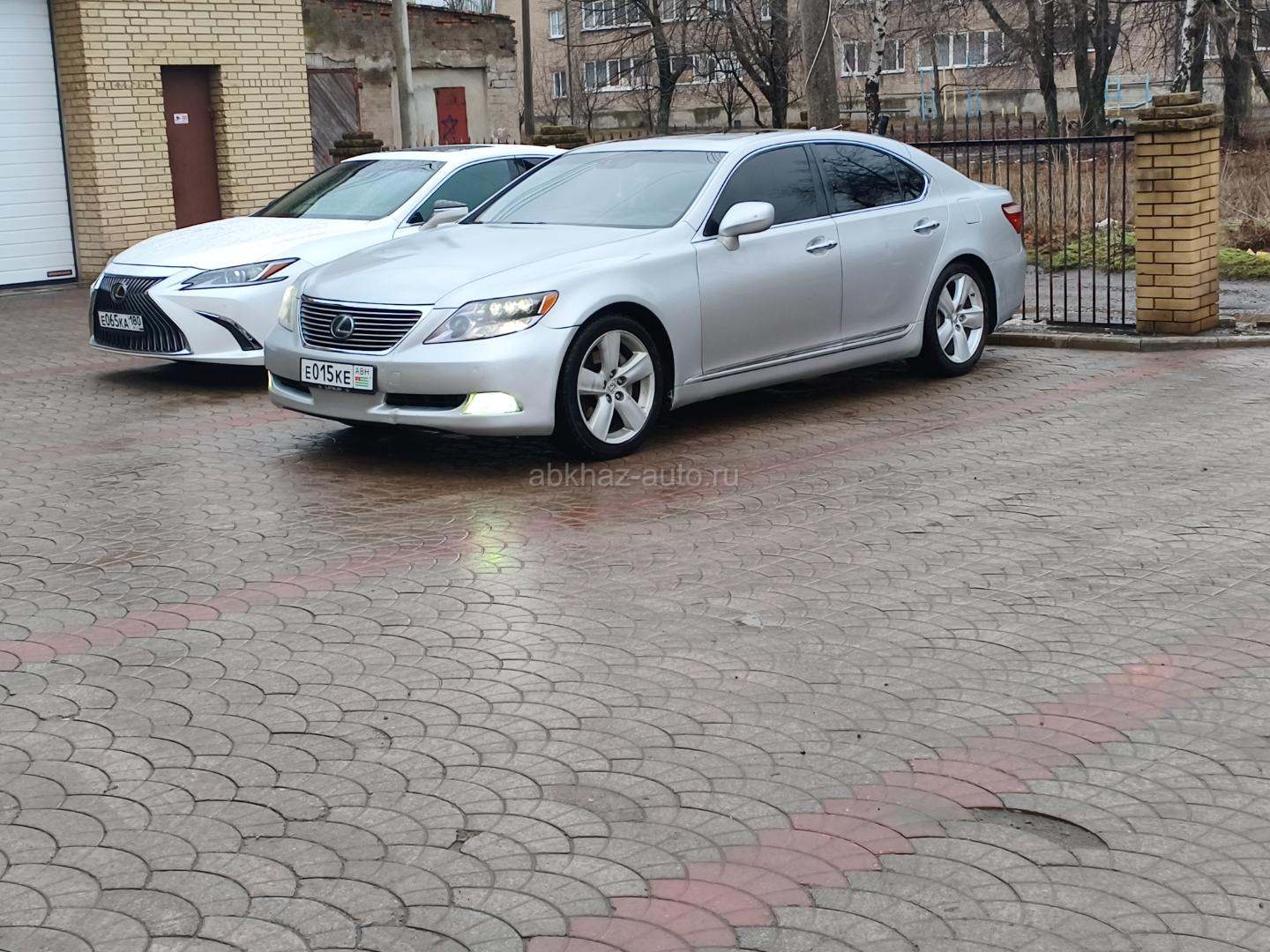 Lexus LS