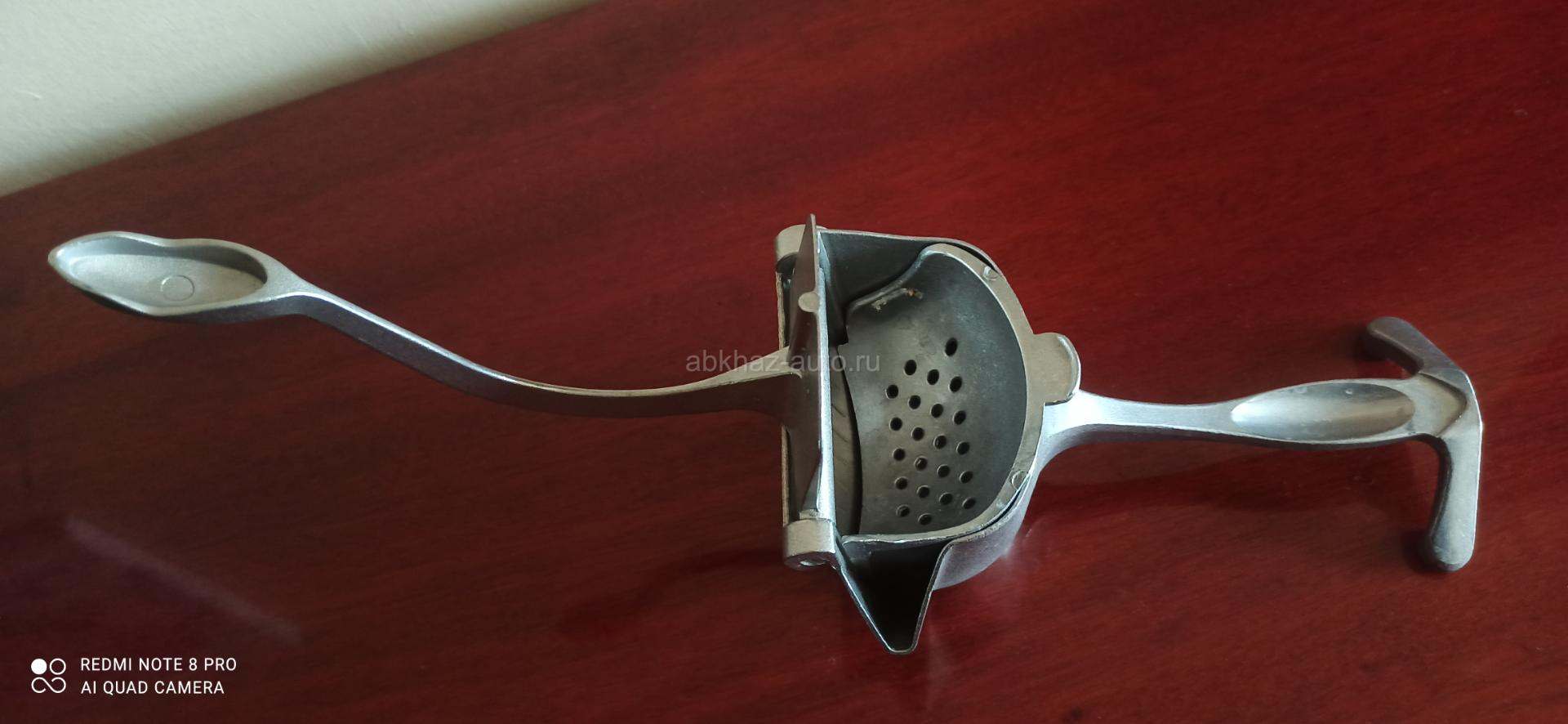 Ручная соковыжималка