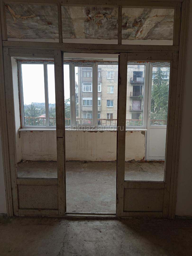 Продам кв 2к, на 7 этаже, лифт пока не работает, часов гумиста дом 4, это со стороны моря 1 масив ,