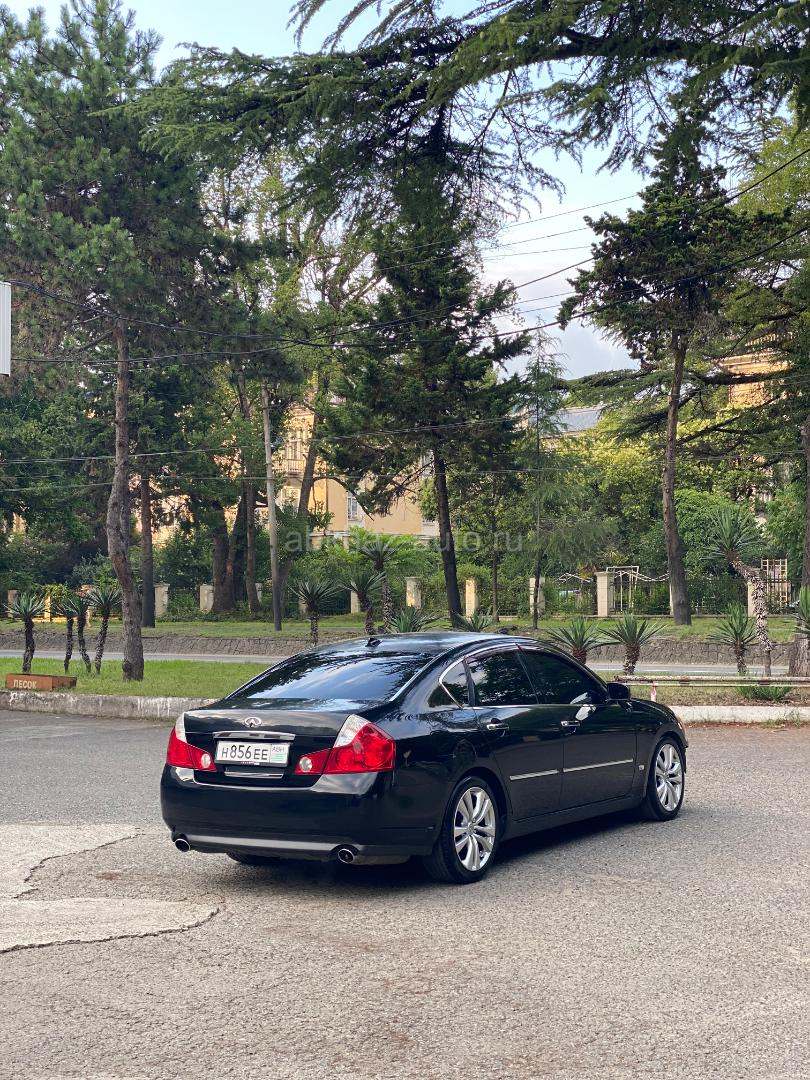 Nissan fuga