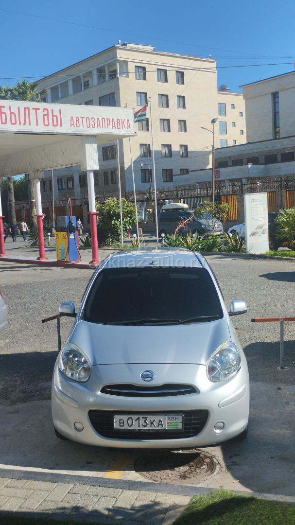 Nissan March