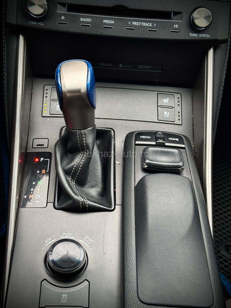 Lexus IS