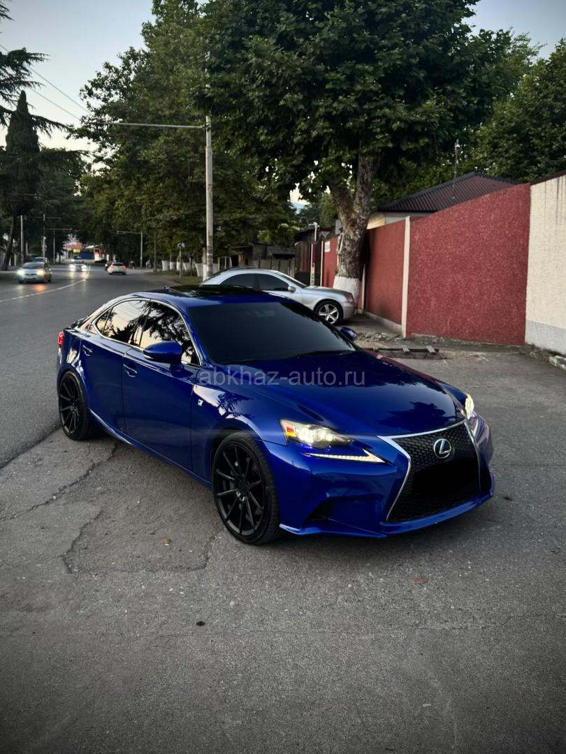 Lexus IS