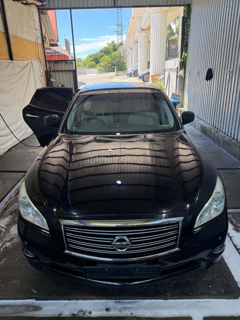 Nissan fuga