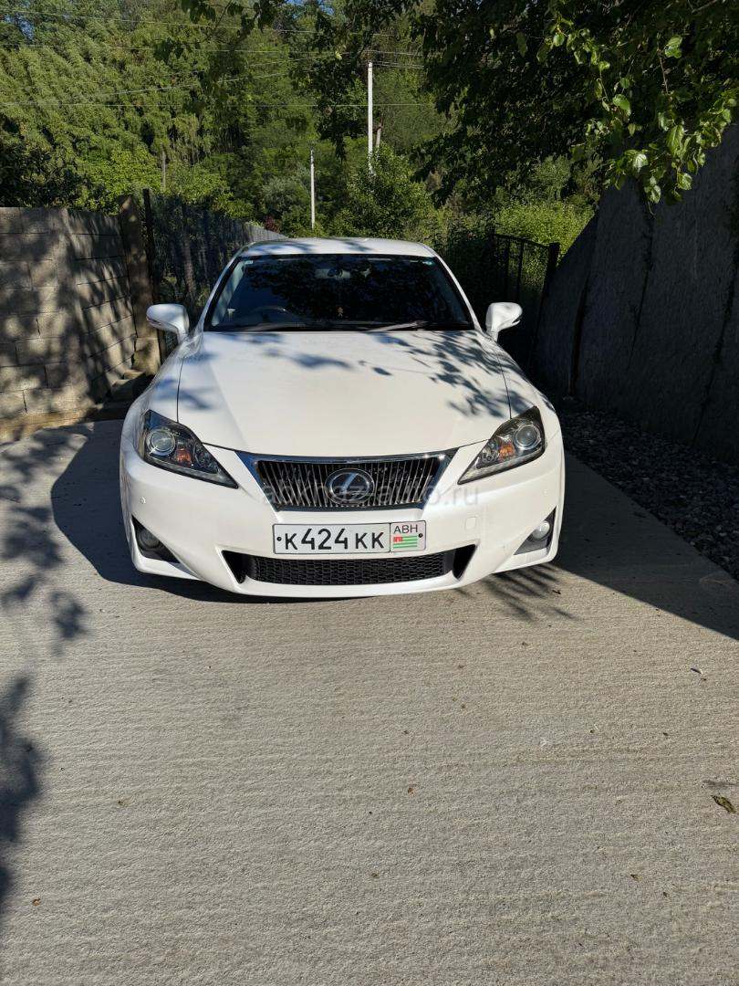 Lexus IS