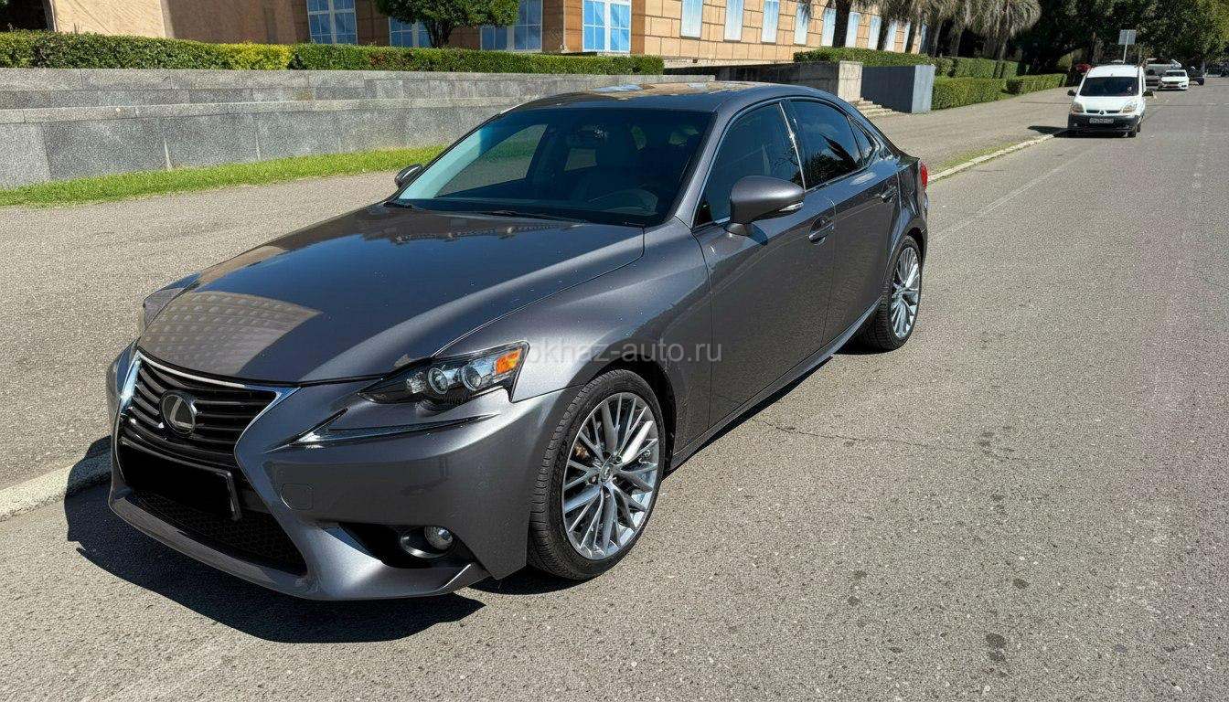 Lexus IS
