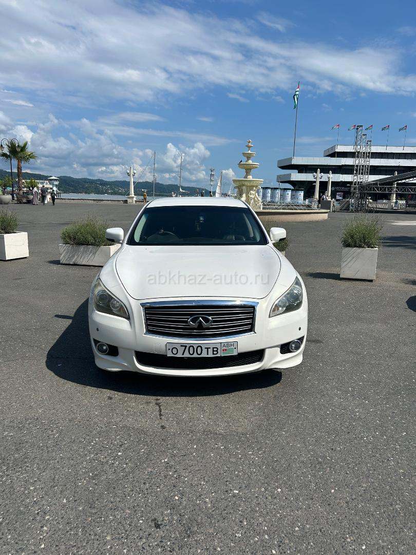 Nissan fuga