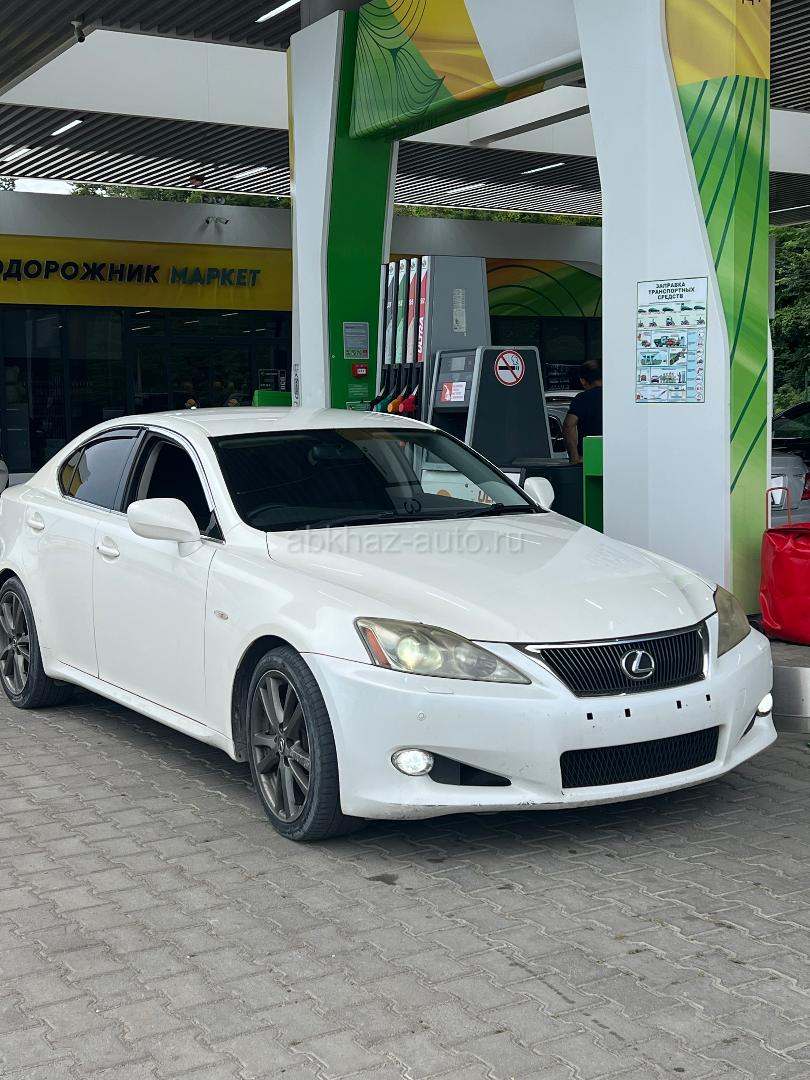 Lexus IS