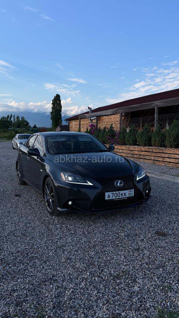 Lexus IS