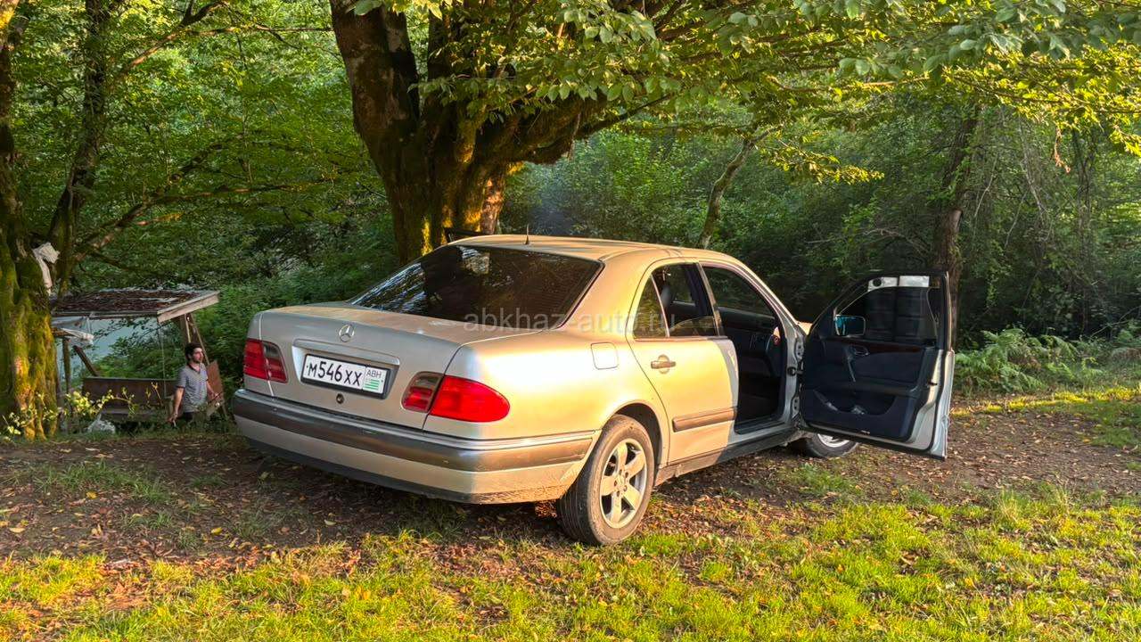 Mercedes-Benz E-Класс