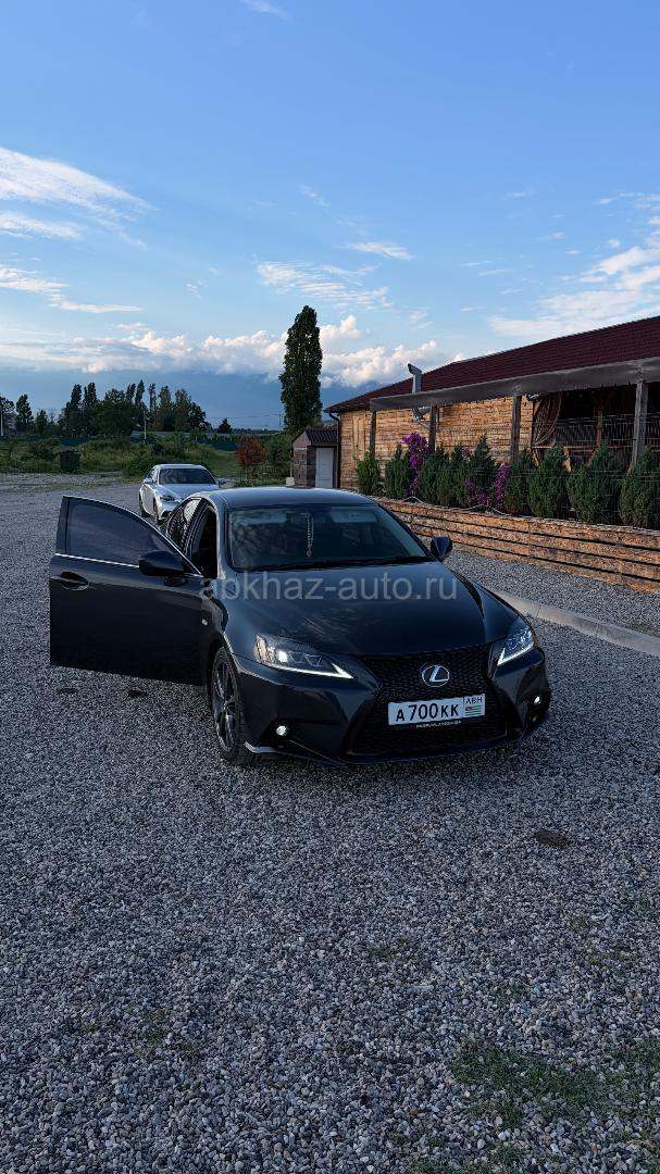 Lexus IS