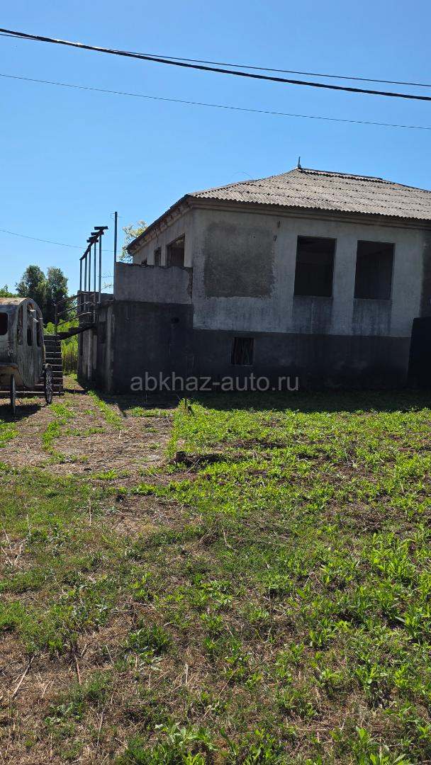 Продам половину дома с участком 25 соток!