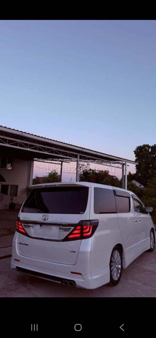 Toyota Alphard