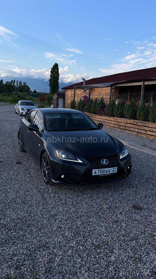 Lexus IS