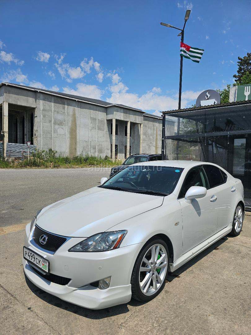 Lexus IS