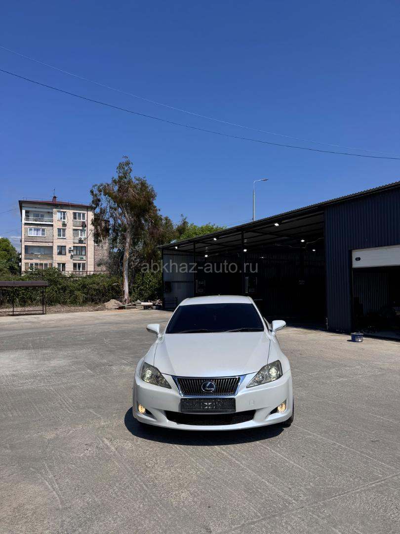 Lexus IS