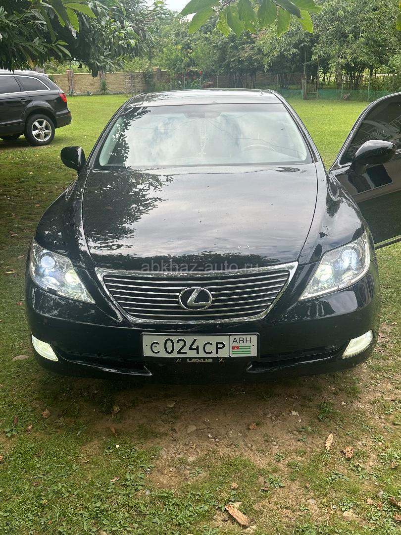 Lexus LS