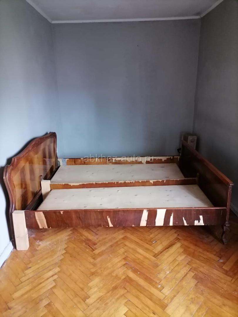 Кровать с матрасами