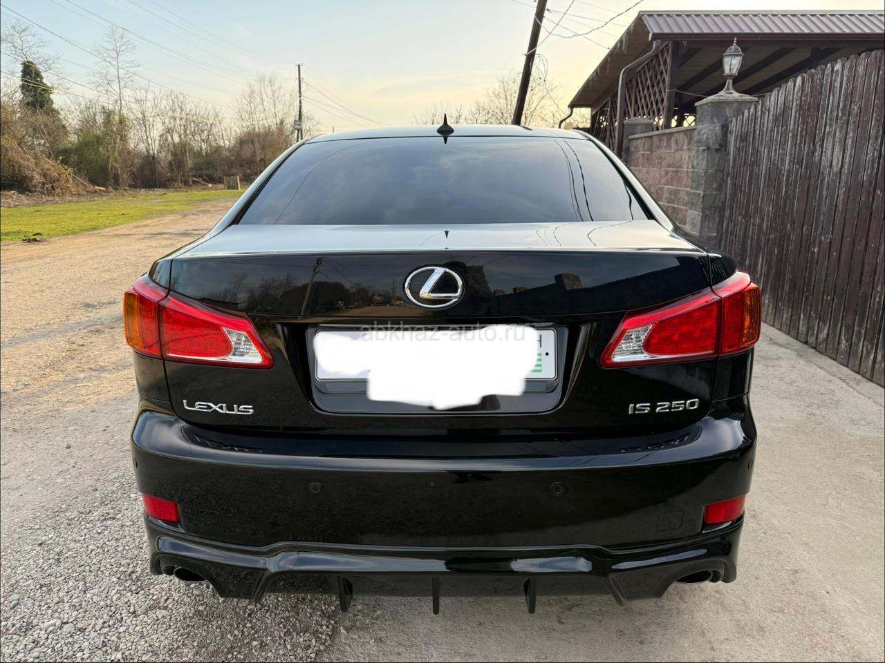 Lexus IS