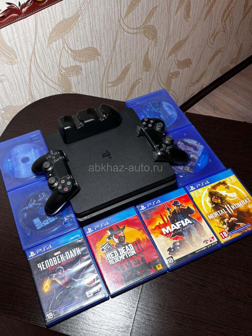 PlayStation 4 Slim 860GB с двумя джойстиками